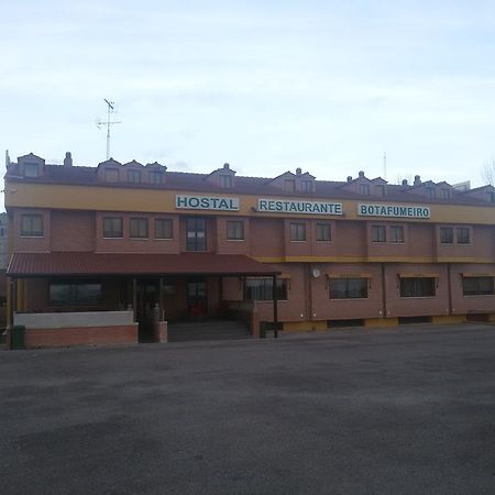 Hostal Botafumeiro Mota del Marqués Eksteriør billede