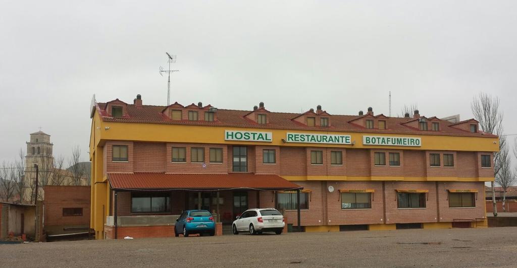 Hostal Botafumeiro Mota del Marqués Eksteriør billede